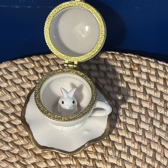 Vintage Tea Cup & Saucer Trinket Box w/ Pink Roses Butterfly & Rabbit on Inside - Picture 3 of 6